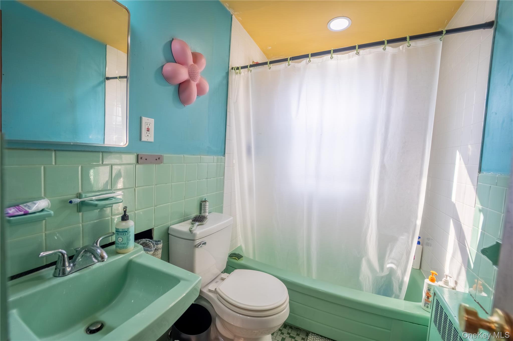 731 Planders Avenue, Uniondale, NY 11553