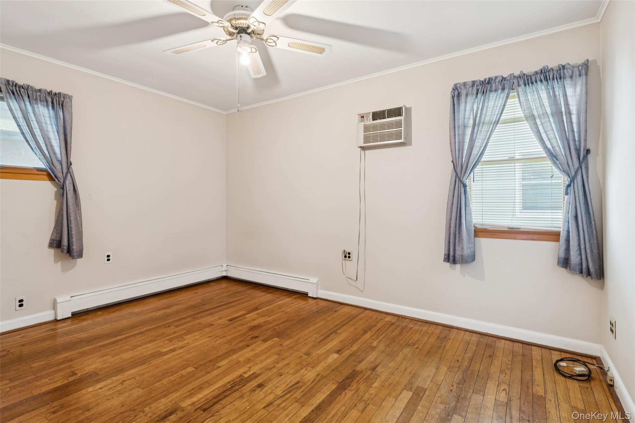 119 Broadmoor Lane, Westbury, NY 11590