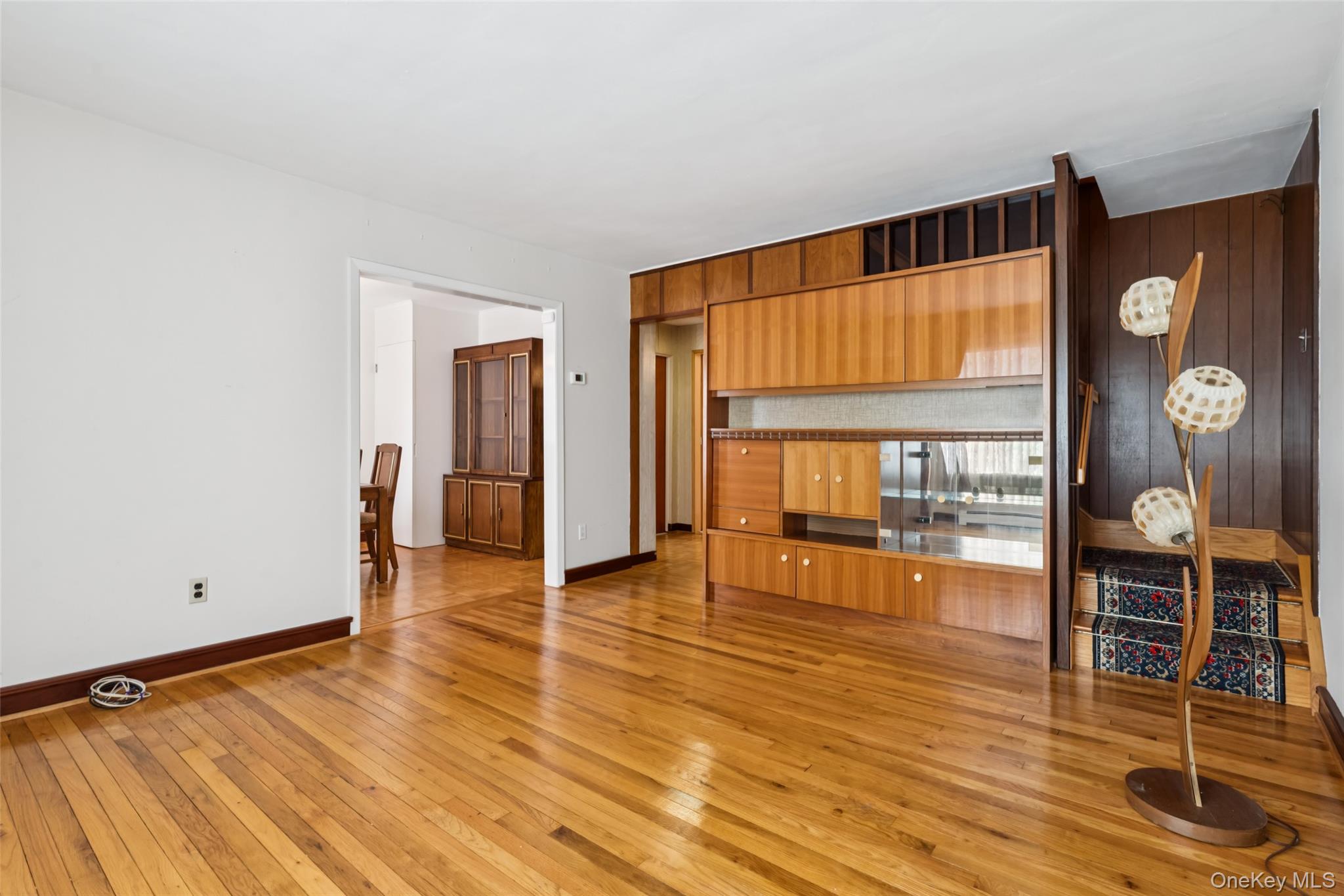 119 Broadmoor Lane, Westbury, NY 11590