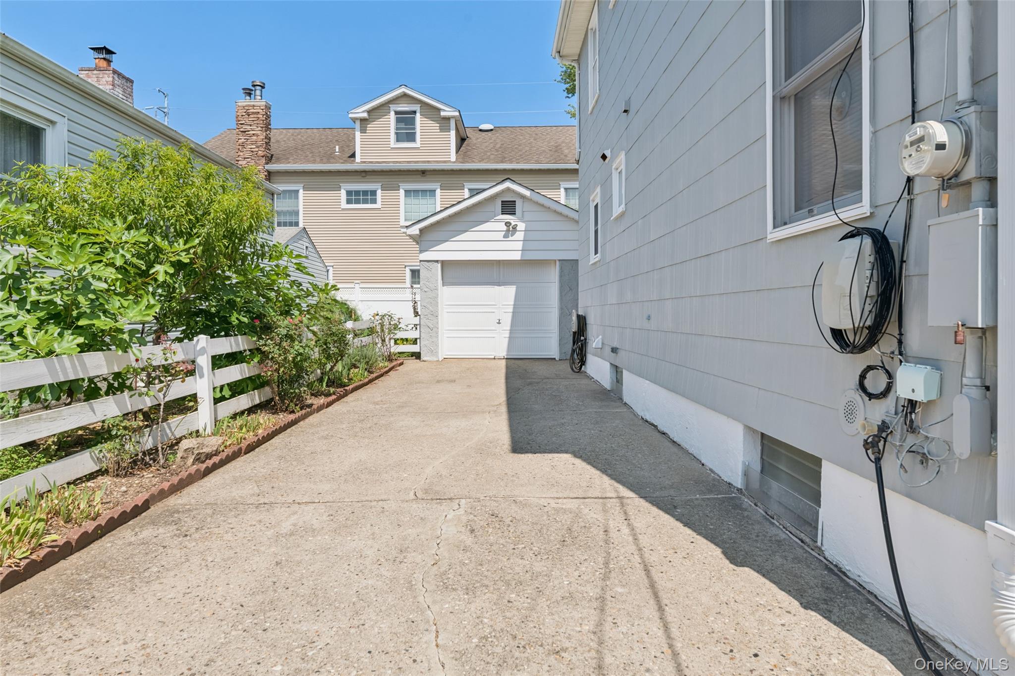 119 Broadmoor Lane, Westbury, NY 11590