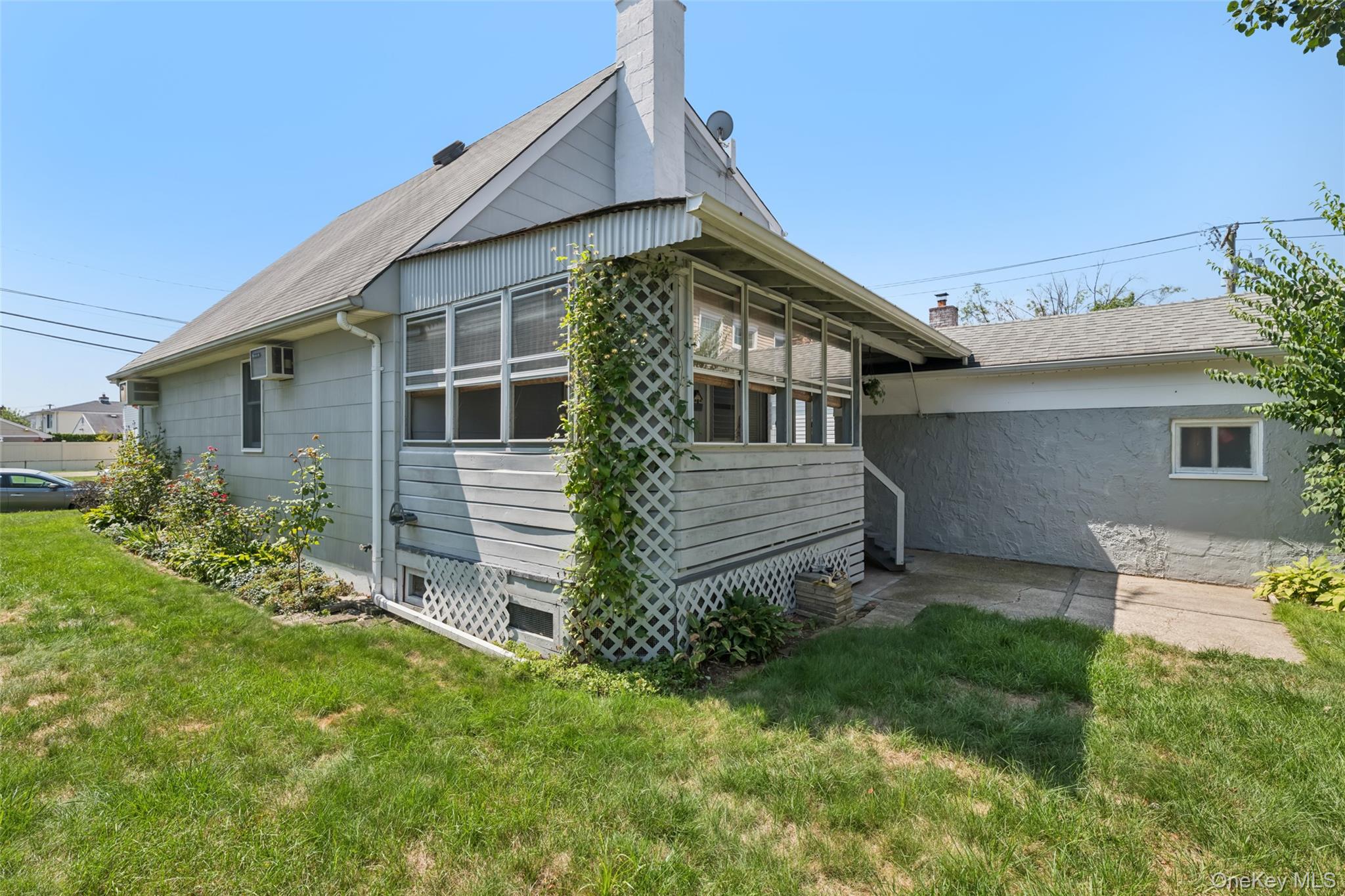 119 Broadmoor Lane, Westbury, NY 11590