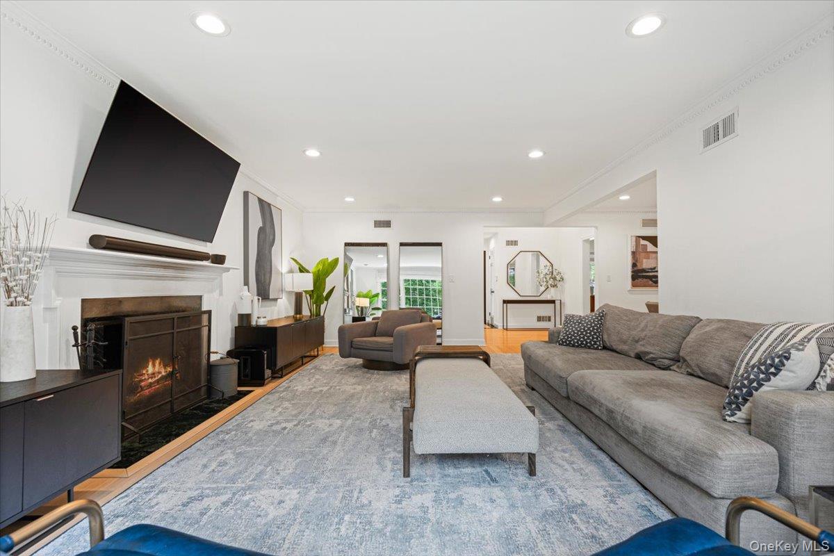 25 Ramapo Trail, Harrison, NY 10528