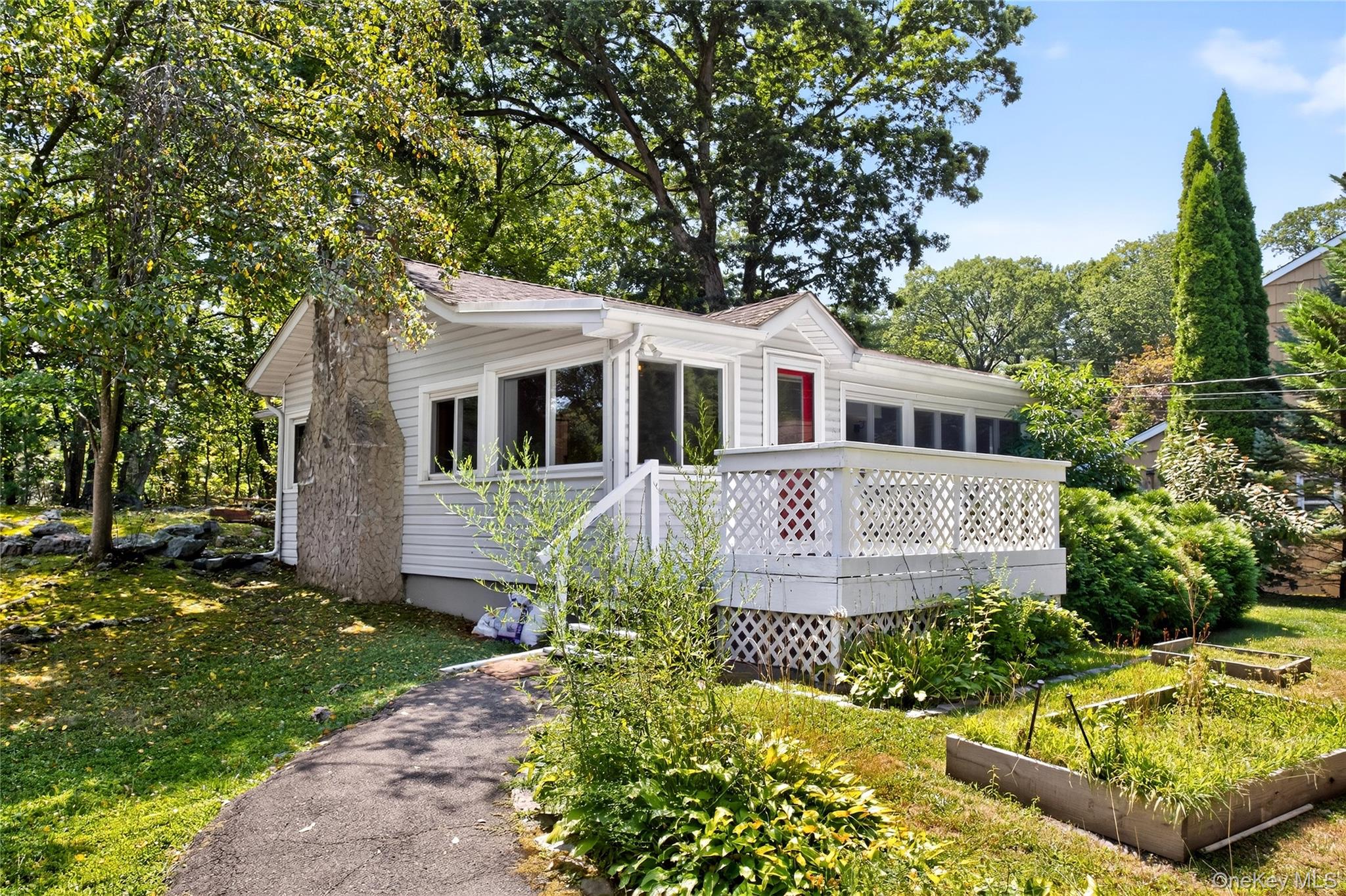 14 Mountain Trail, Pleasantville, NY 10570
