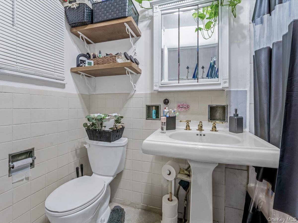 1062 Seneca Avenue, Ridgewood, NY 11385