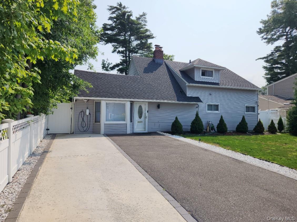 111 Blacksmith Road E, Levittown, NY 11756