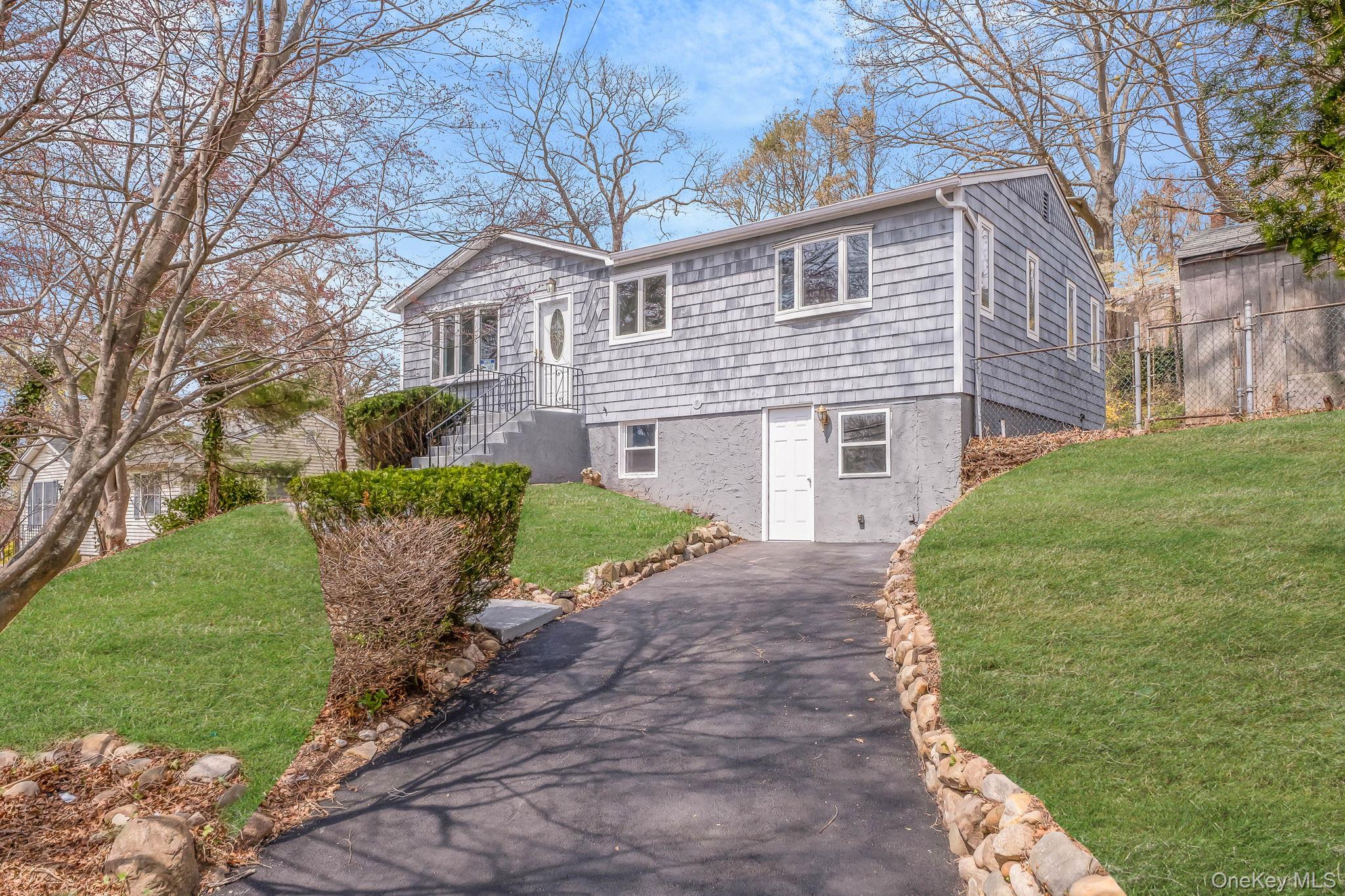 21 Yucca Road, Rocky Point, NY 11778