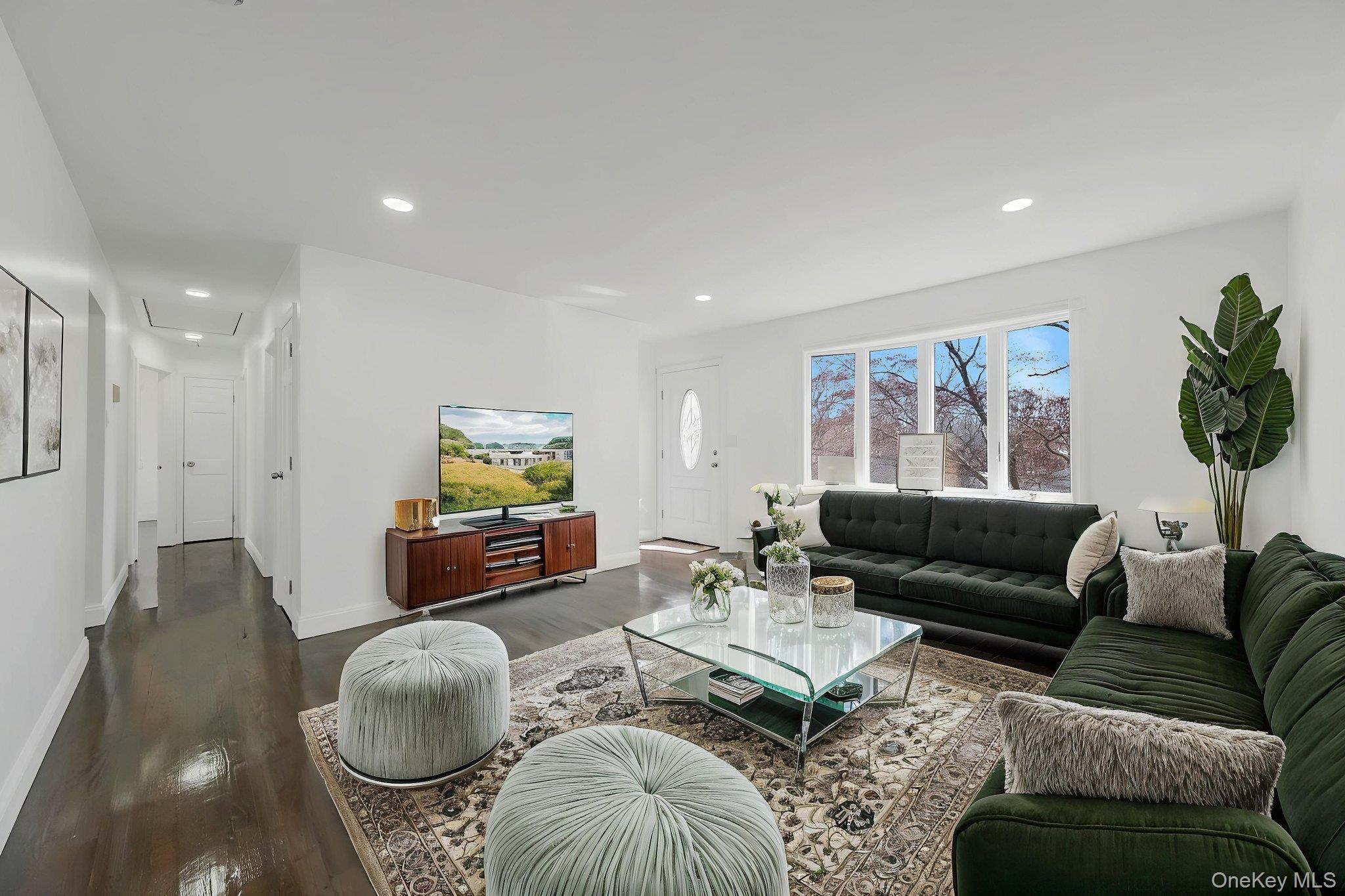 21 Yucca Road, Rocky Point, NY 11778