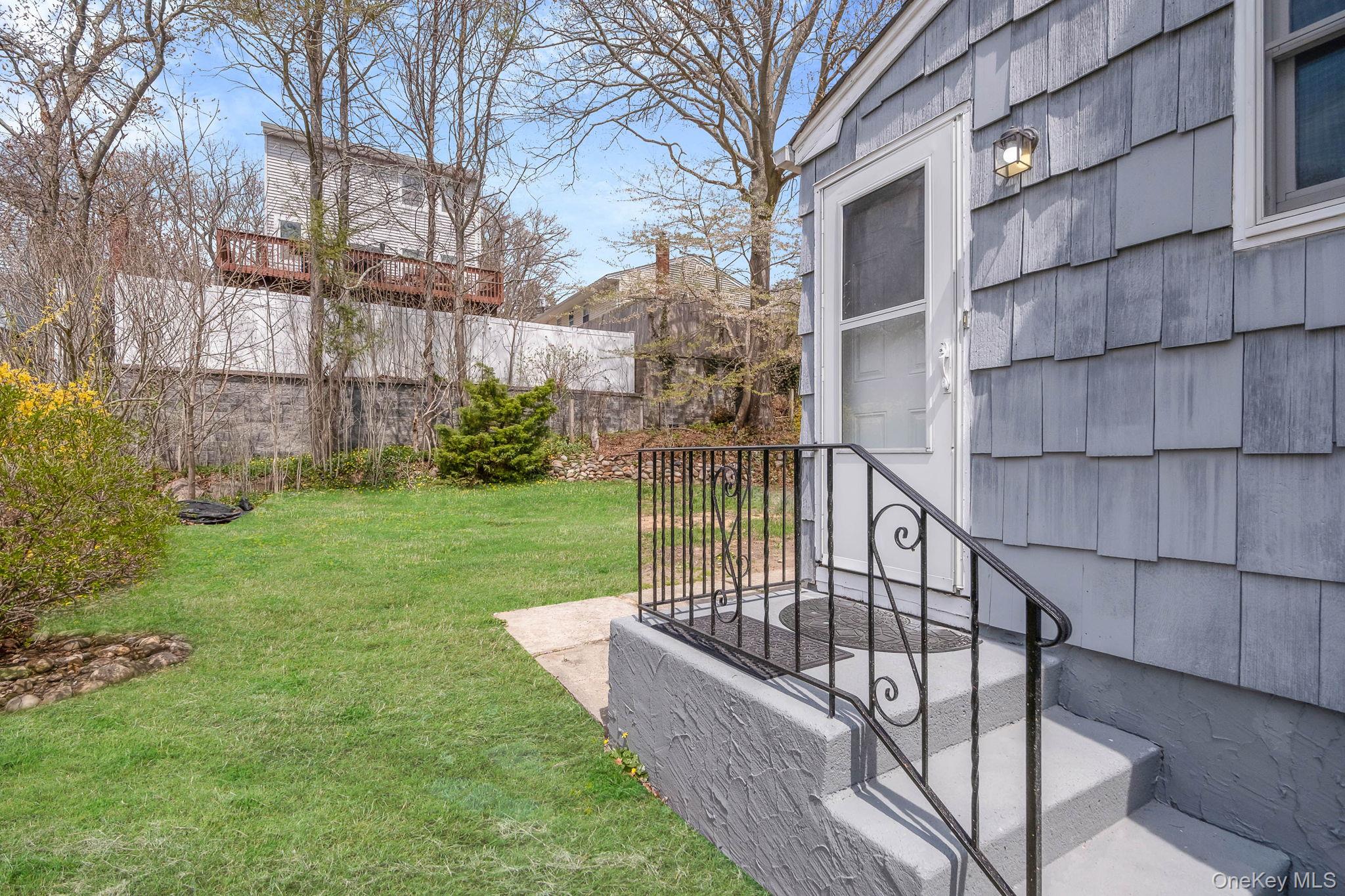 21 Yucca Road, Rocky Point, NY 11778