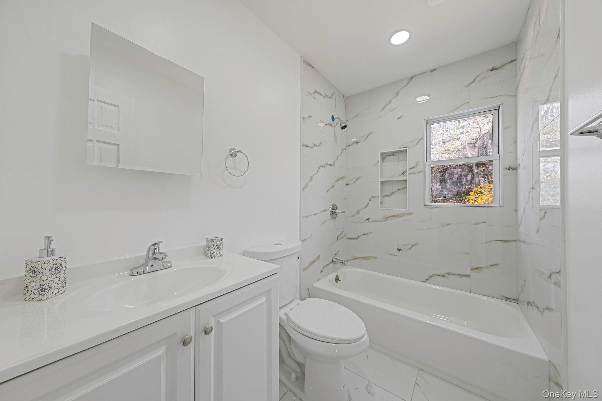 21 Yucca Road, Rocky Point, NY 11778