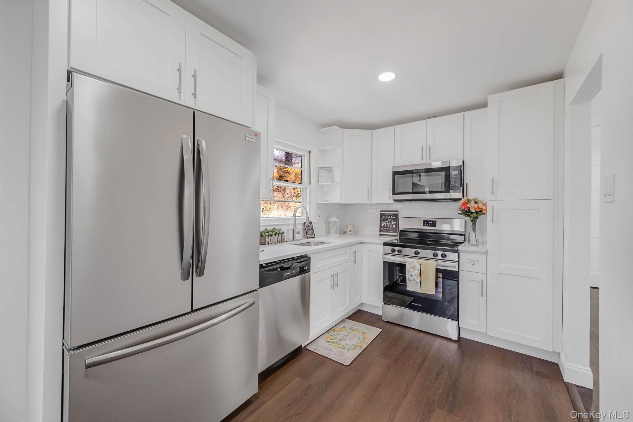 21 Yucca Road, Rocky Point, NY 11778