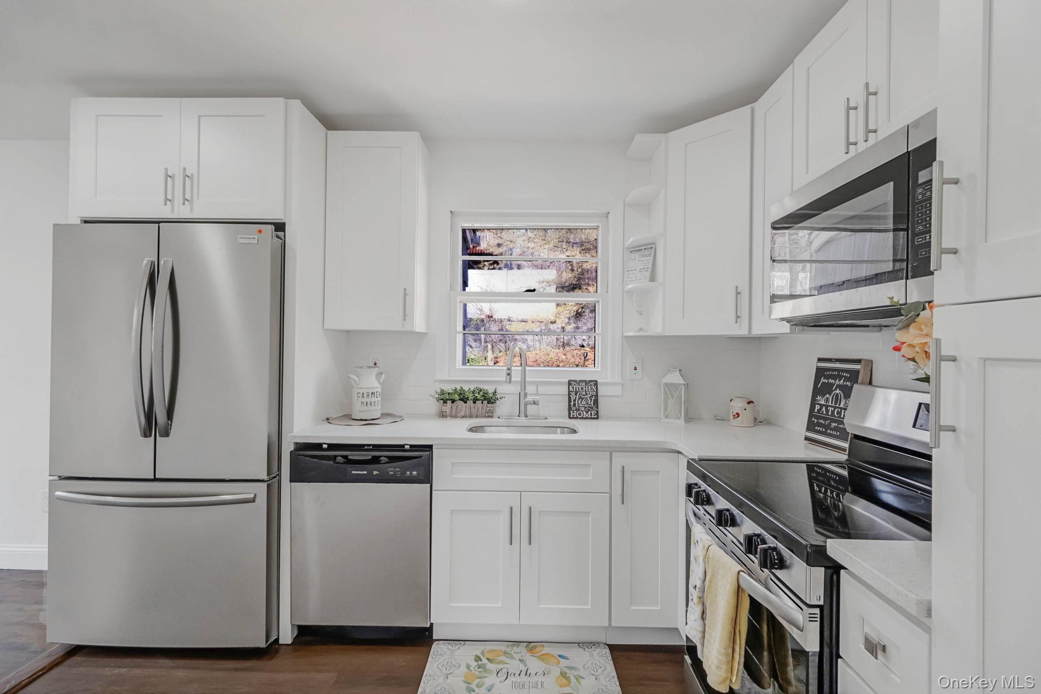 21 Yucca Road, Rocky Point, NY 11778