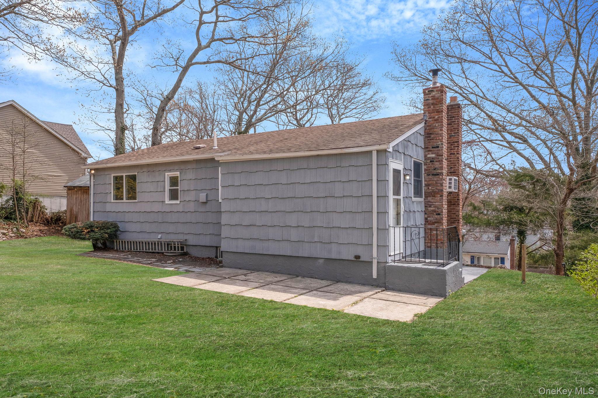 21 Yucca Road, Rocky Point, NY 11778