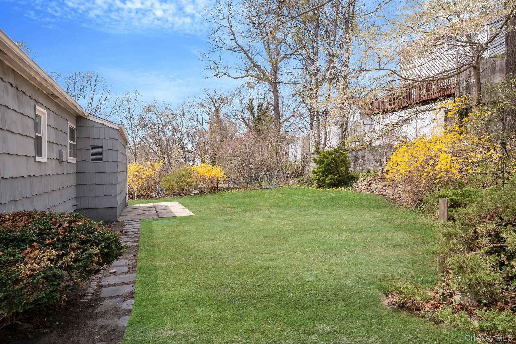 21 Yucca Road, Rocky Point, NY 11778