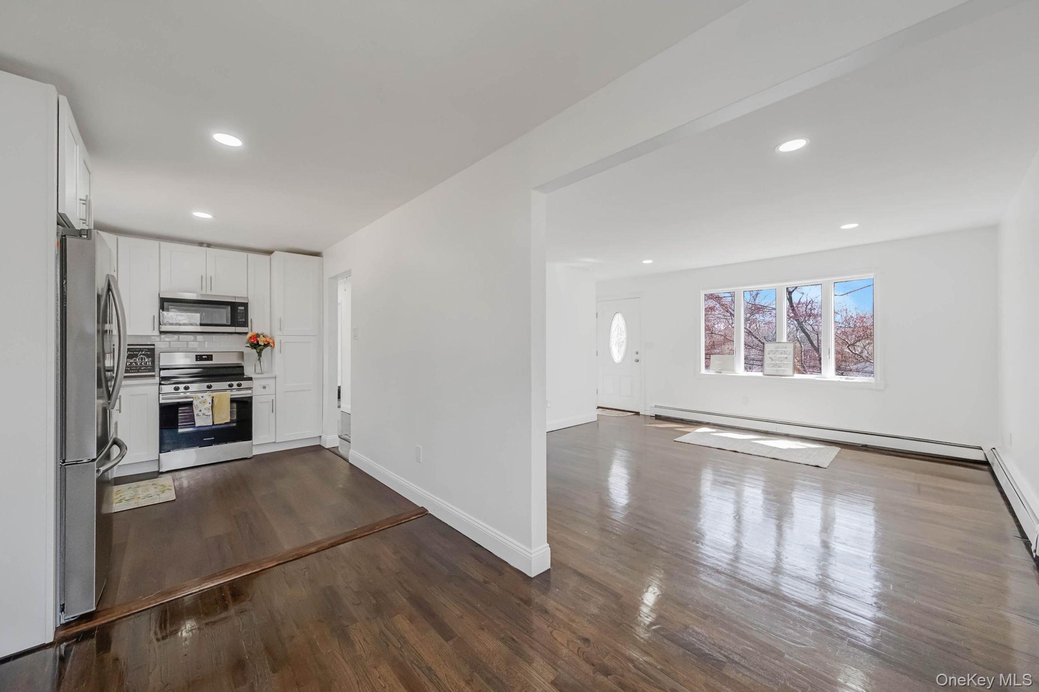 21 Yucca Road, Rocky Point, NY 11778