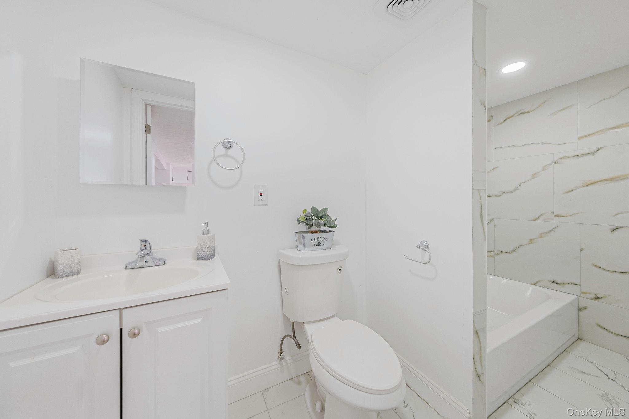 21 Yucca Road, Rocky Point, NY 11778