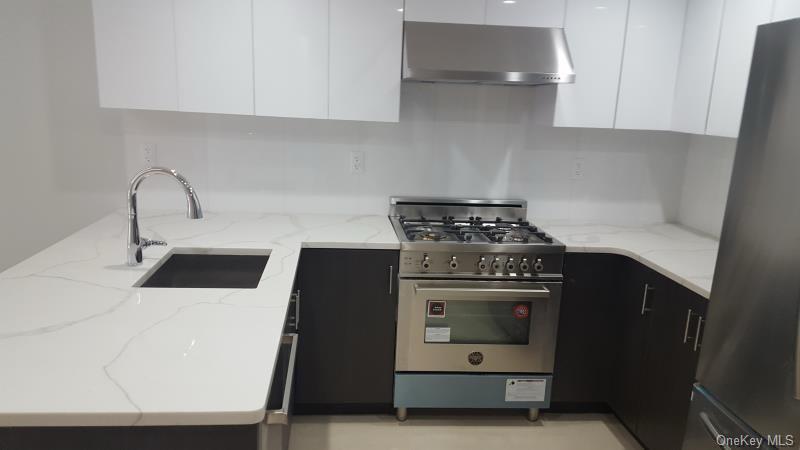 158-15 Union Turnpike # 2A, Fresh Meadows, NY 11366
