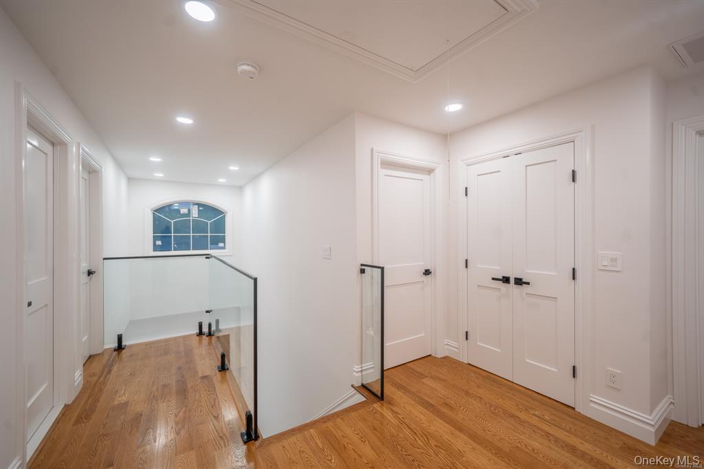 12 Hoover Lane, Bethpage, NY 11714