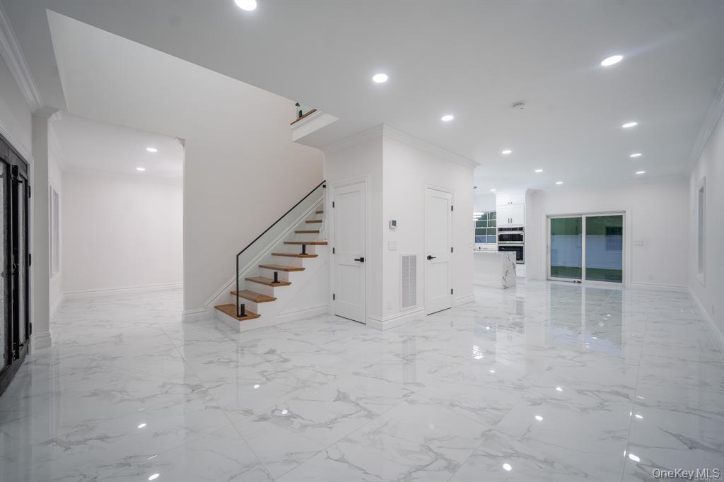 12 Hoover Lane, Bethpage, NY 11714