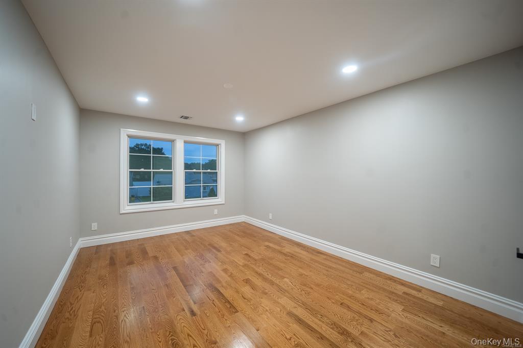 12 Hoover Lane, Bethpage, NY 11714