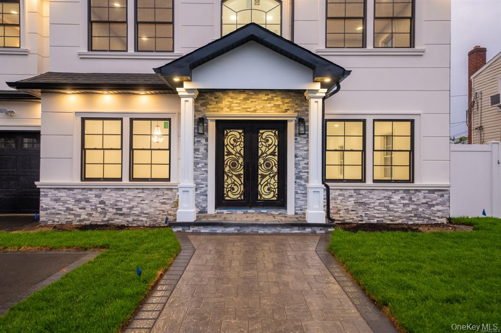 12 Hoover Lane, Bethpage, NY 11714