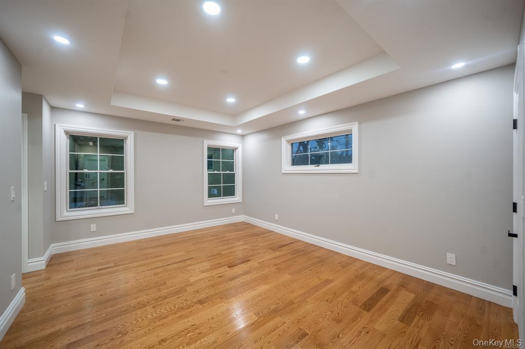 12 Hoover Lane, Bethpage, NY 11714