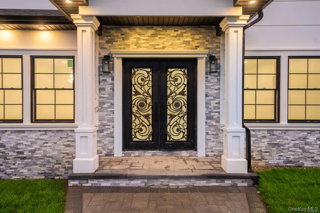 12 Hoover Lane, Bethpage, NY 11714