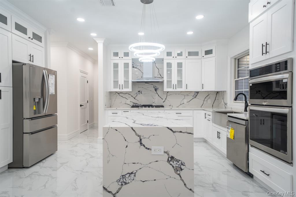 12 Hoover Lane, Bethpage, NY 11714