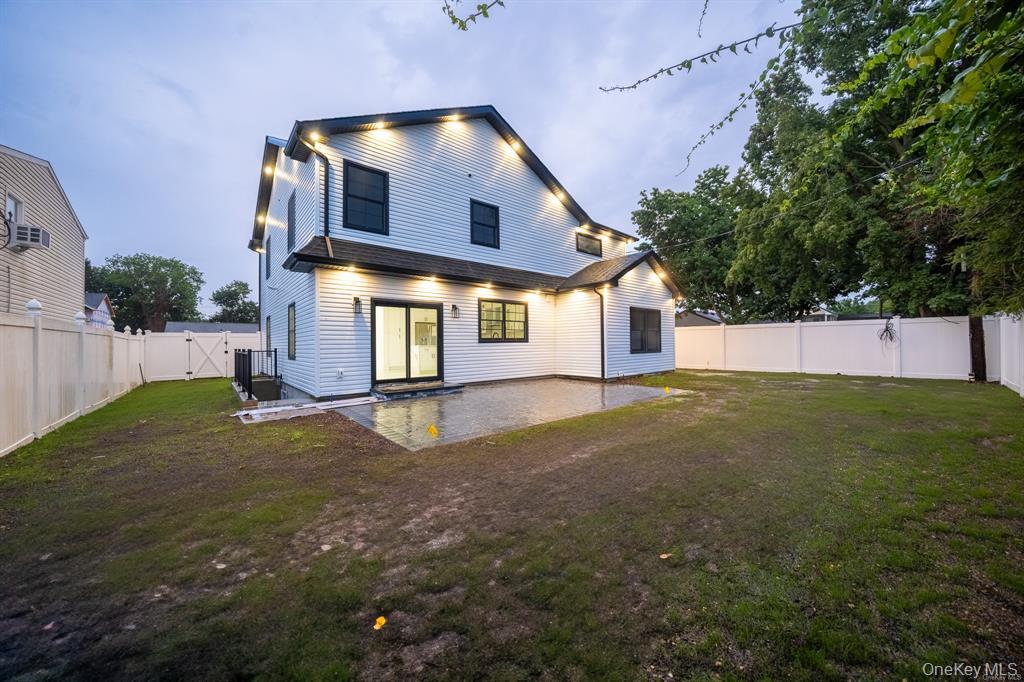 12 Hoover Lane, Bethpage, NY 11714