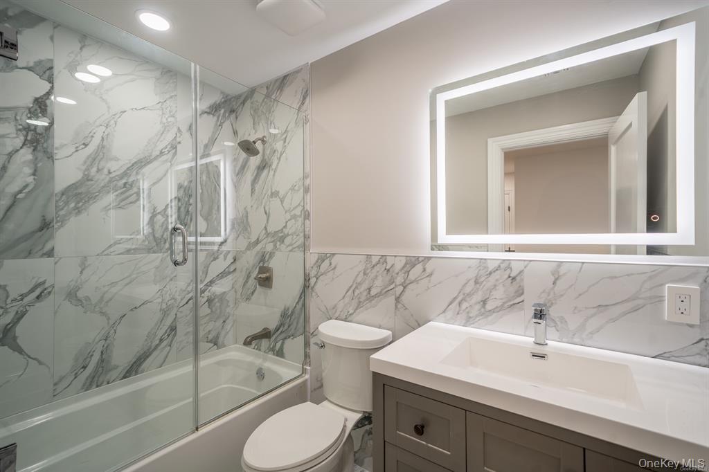 12 Hoover Lane, Bethpage, NY 11714