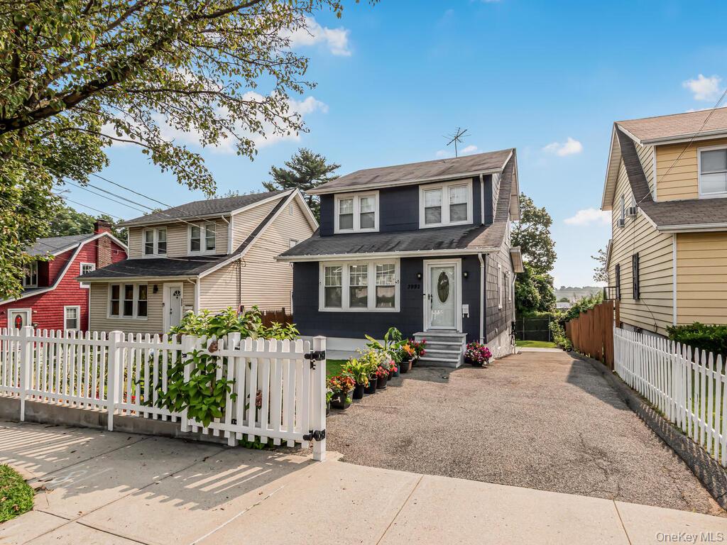 3992 Rombouts Avenue, Bronx, NY 10466