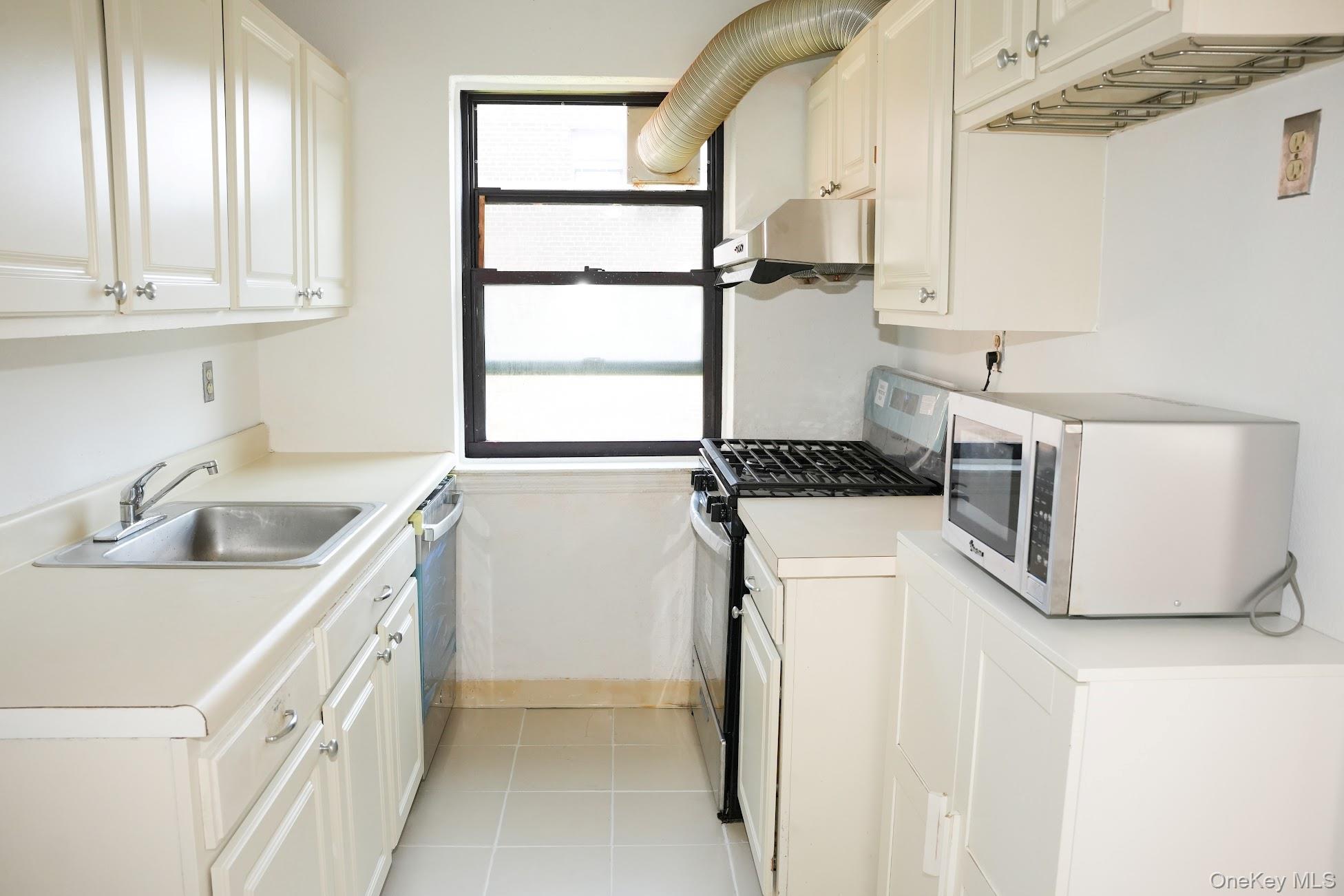 4718 217th Street # 2B, Bayside, NY 11361