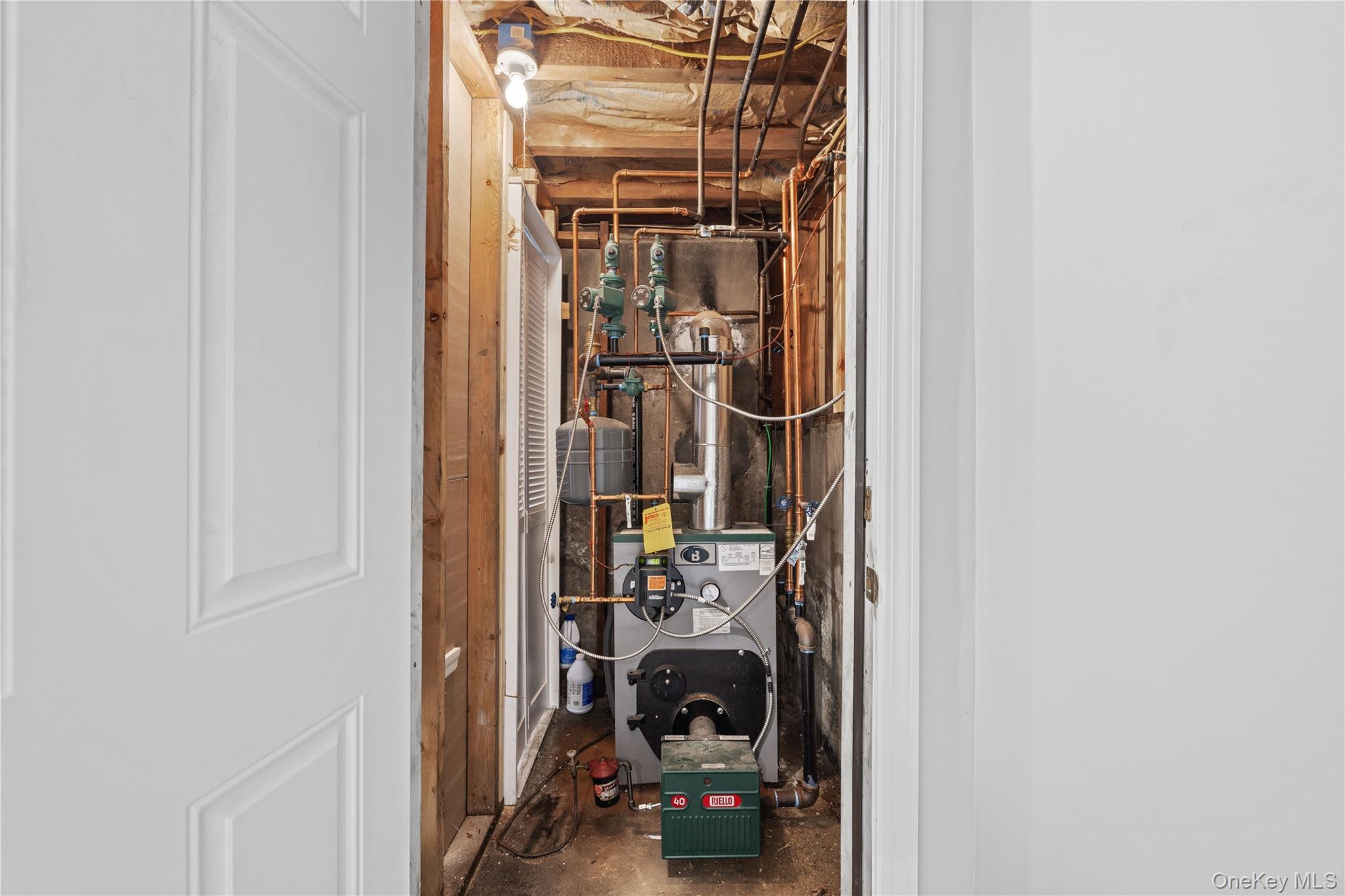 60 Lafayette Street, Huntington, NY 11743