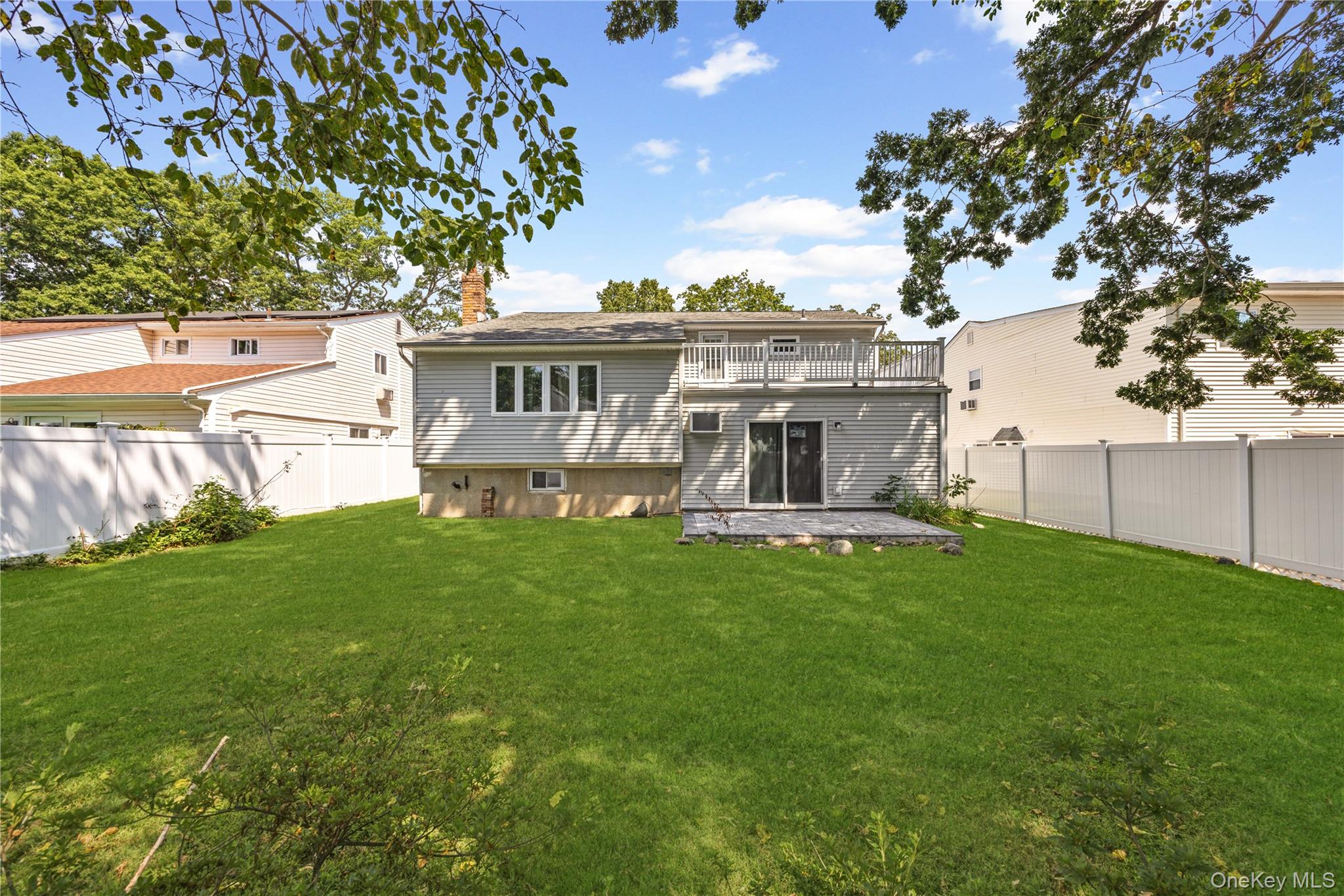 60 Lafayette Street, Huntington, NY 11743