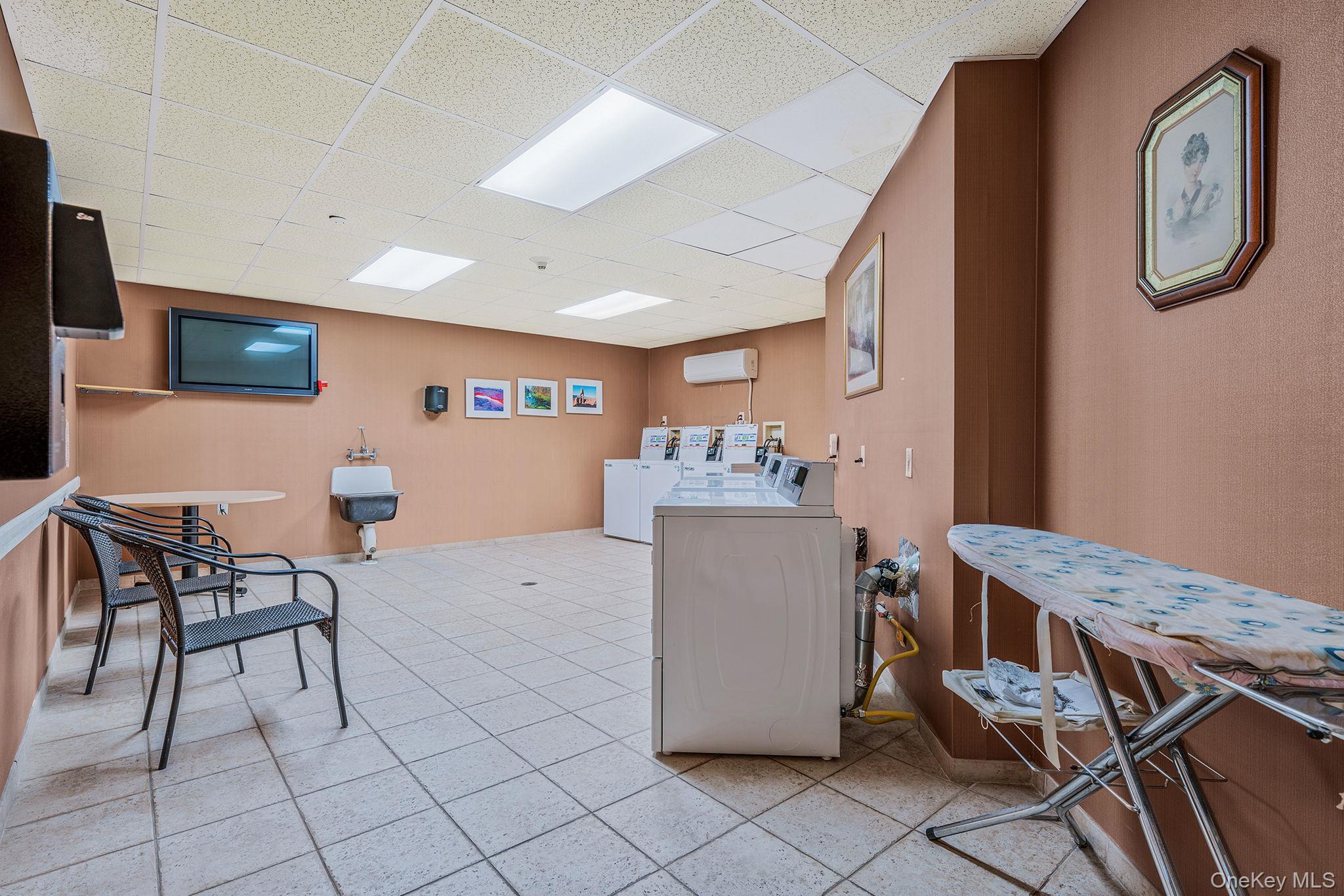 50 Merrick Avenue # 216, East Meadow, NY 11554