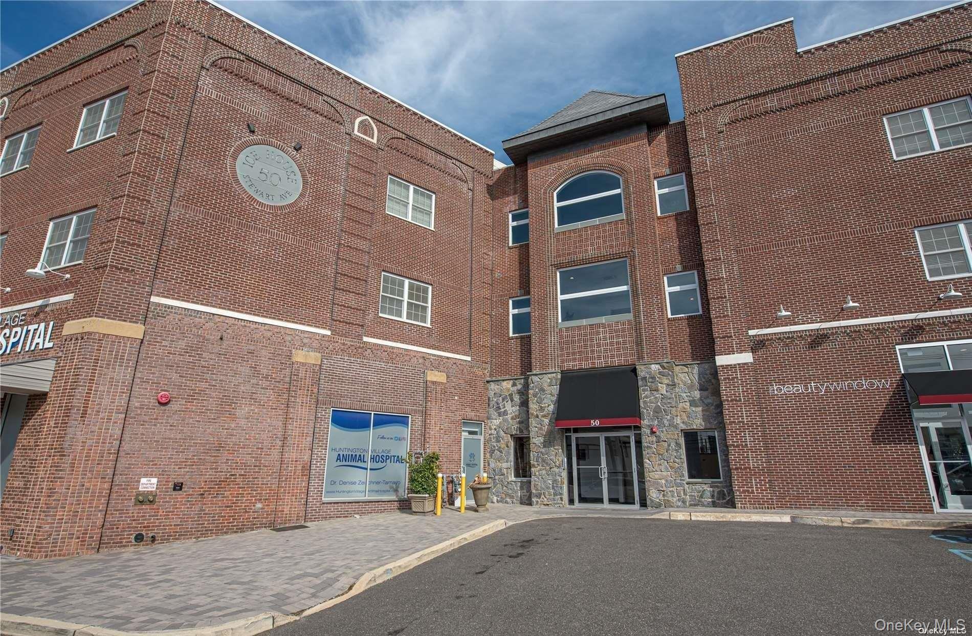 50 Stewart Avenue # 3A, Huntington, NY 11743