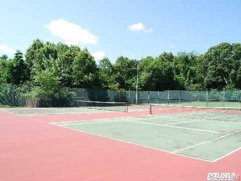 19 Sierra Court, Coram, NY 11727