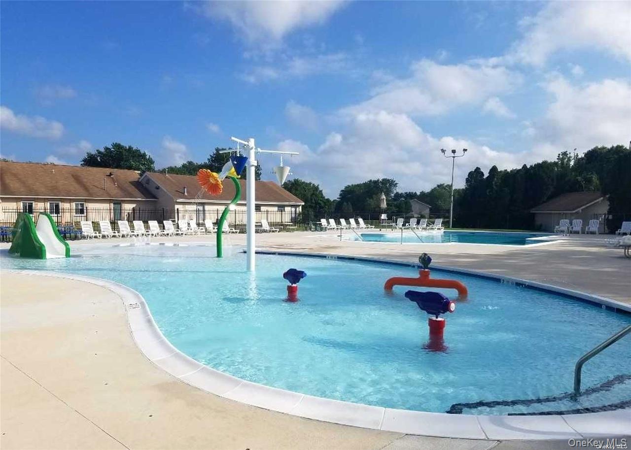 19 Sierra Court, Coram, NY 11727