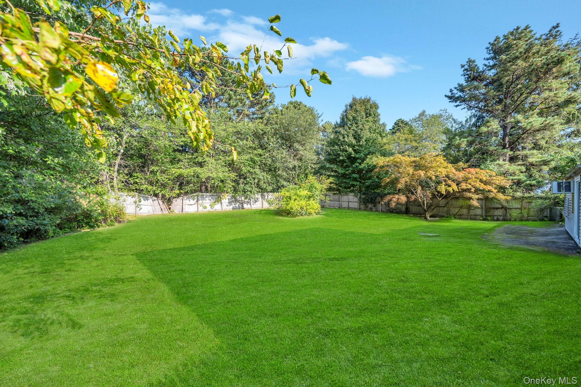 75 White Pine Way, Medford, NY 11763