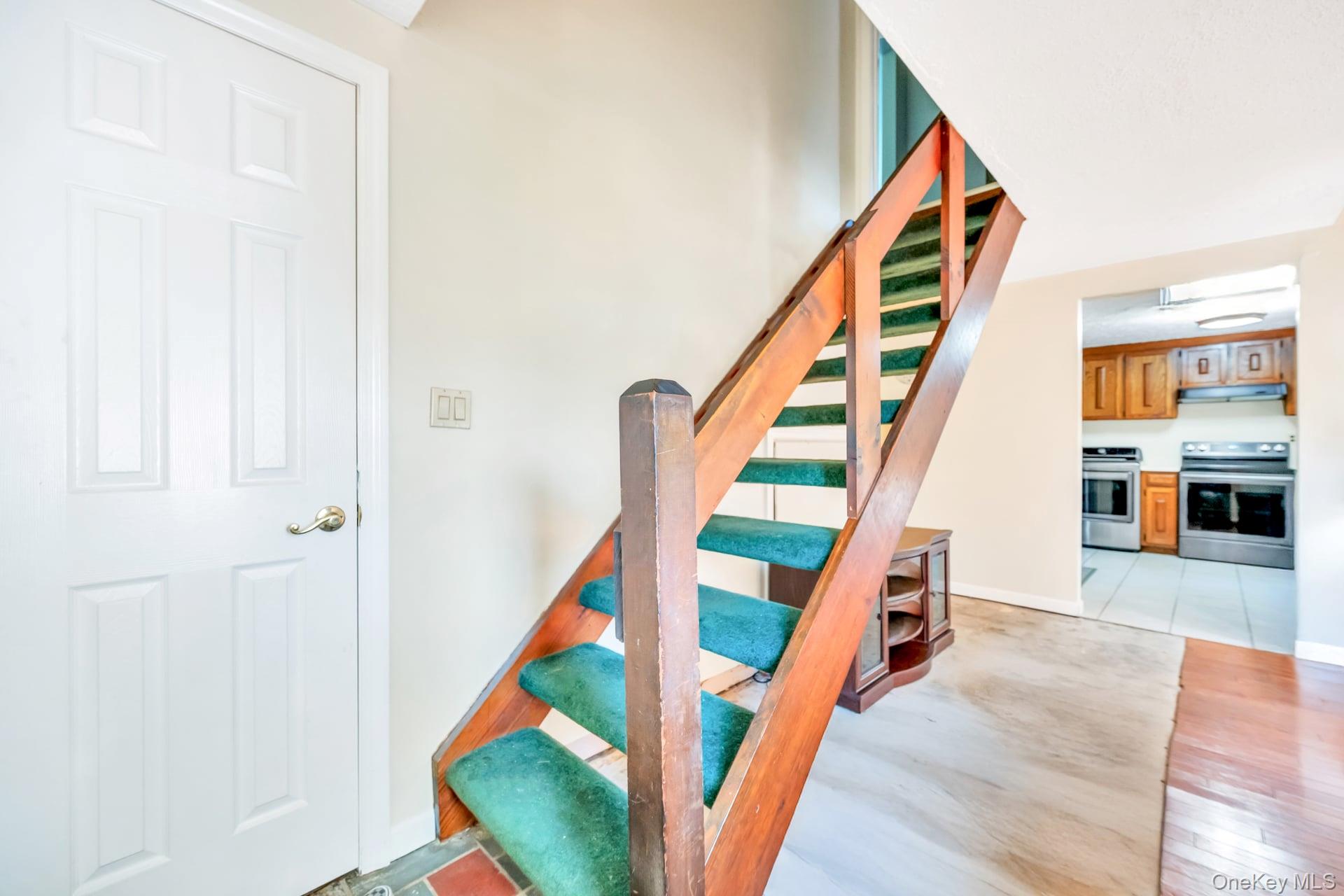 75 White Pine Way, Medford, NY 11763