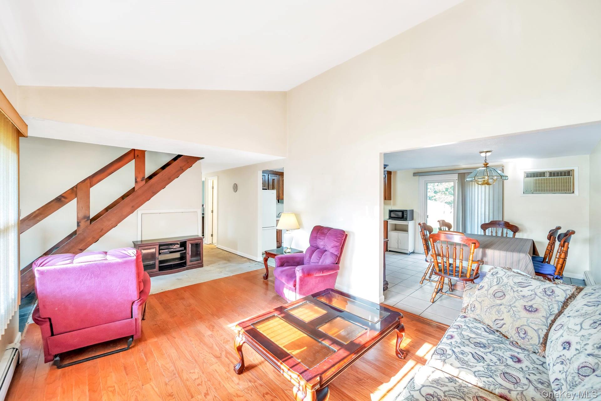 75 White Pine Way, Medford, NY 11763