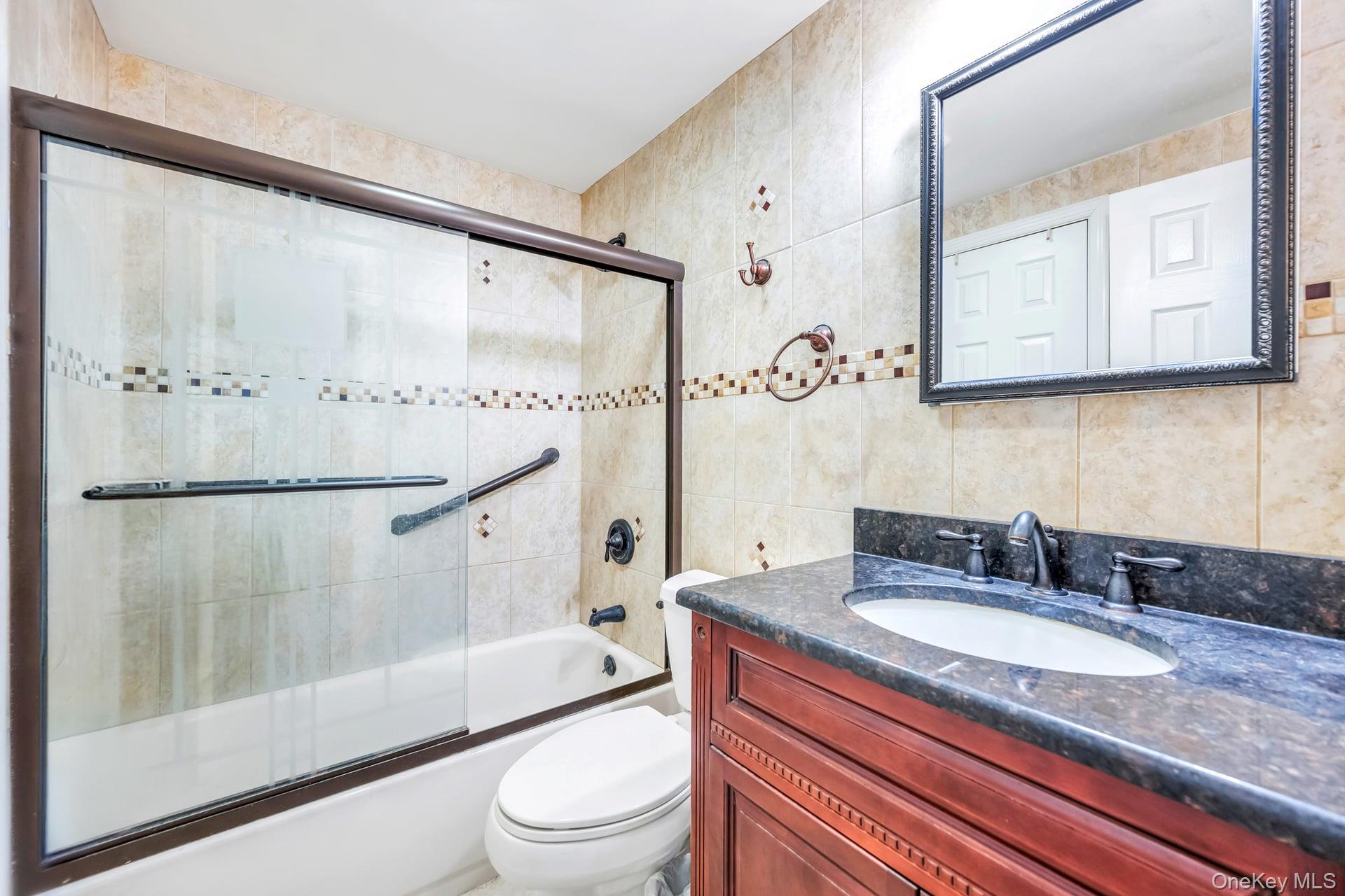 75 White Pine Way, Medford, NY 11763