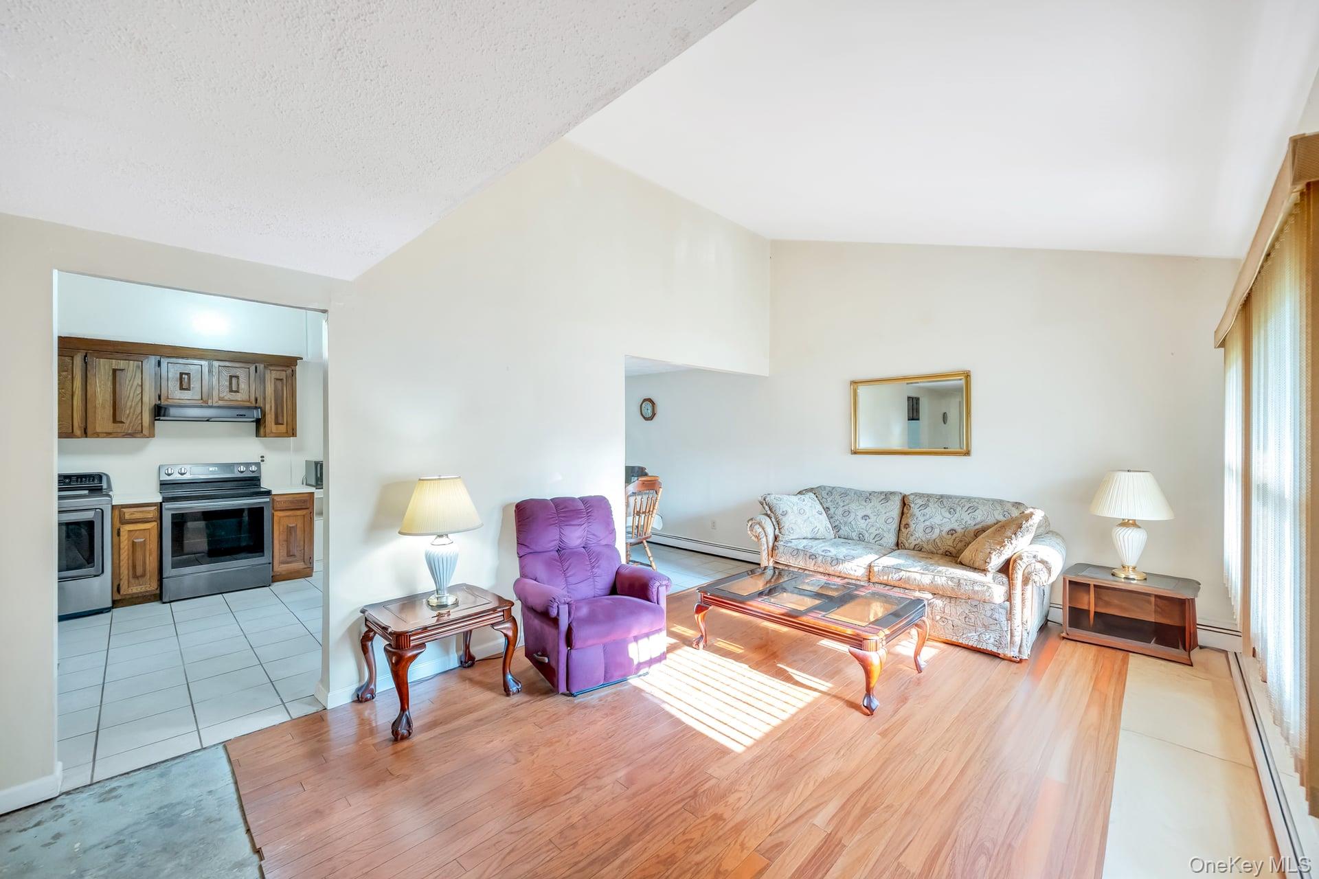 75 White Pine Way, Medford, NY 11763