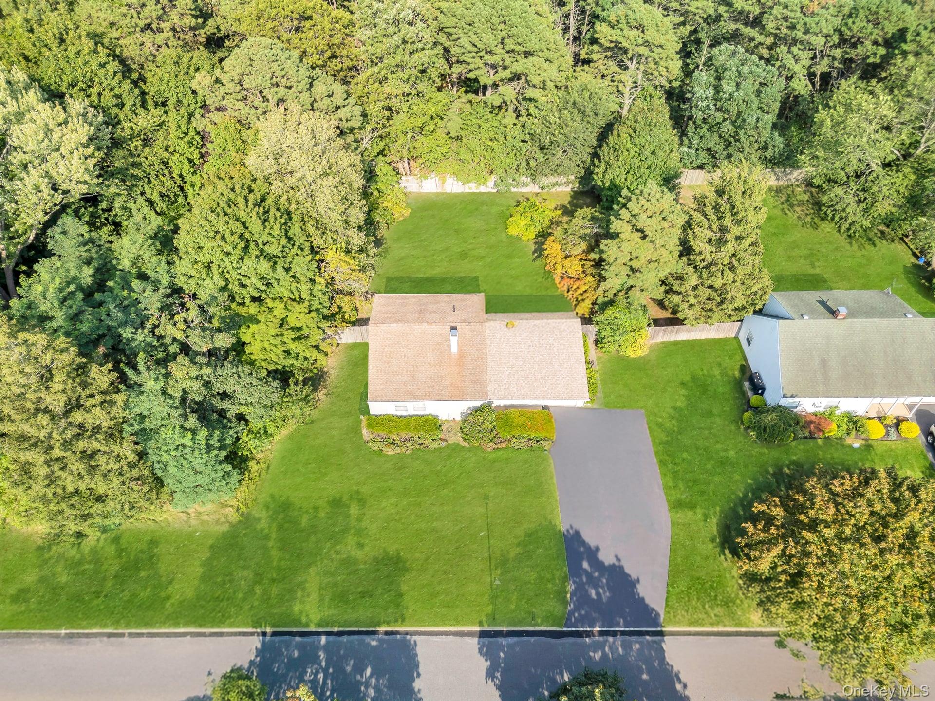 75 White Pine Way, Medford, NY 11763