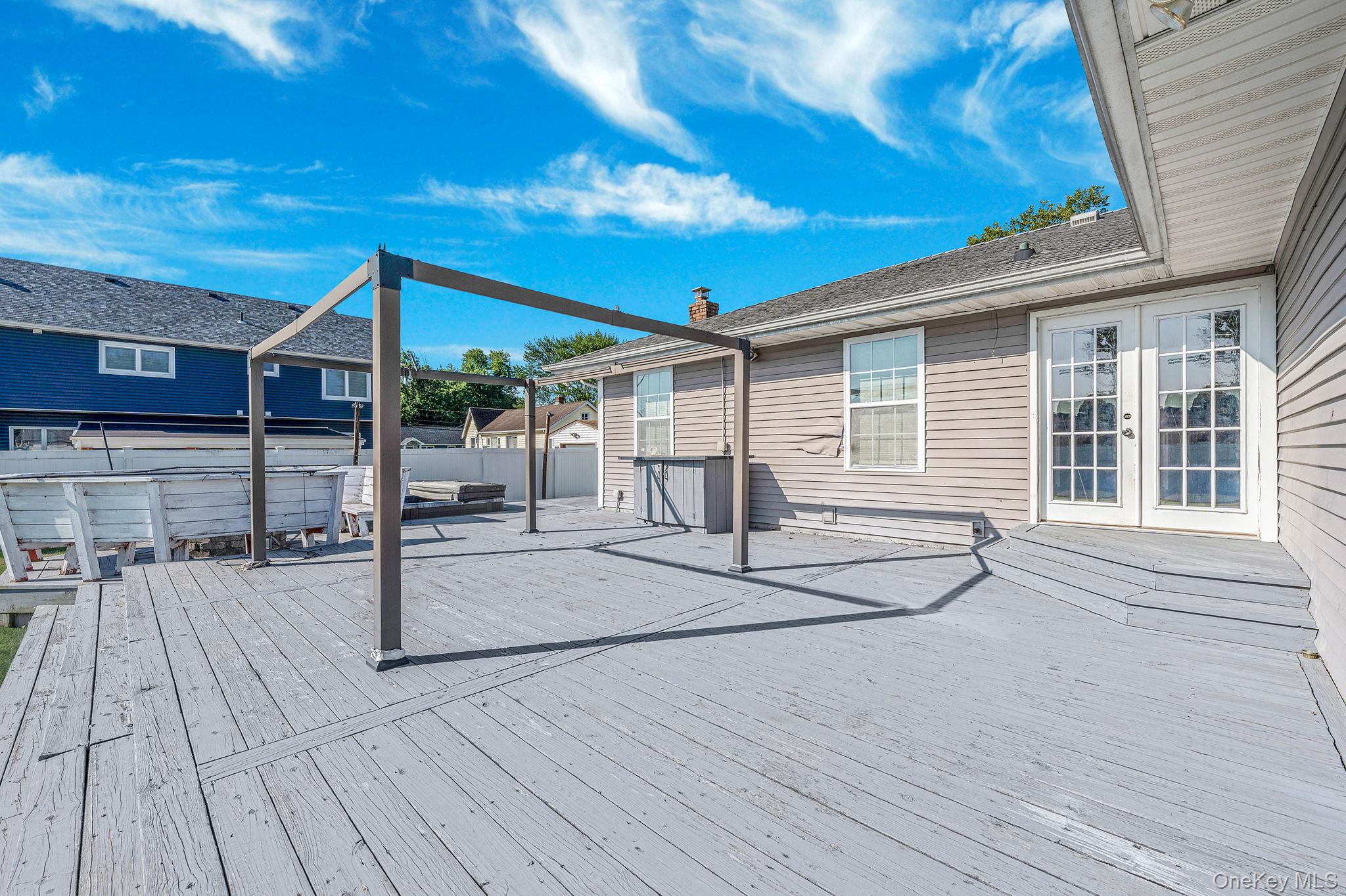 1537 1st Street, West Babylon, NY 11704