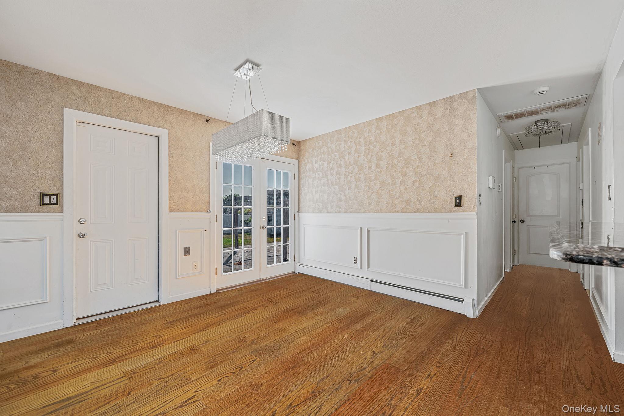 1537 1st Street, West Babylon, NY 11704