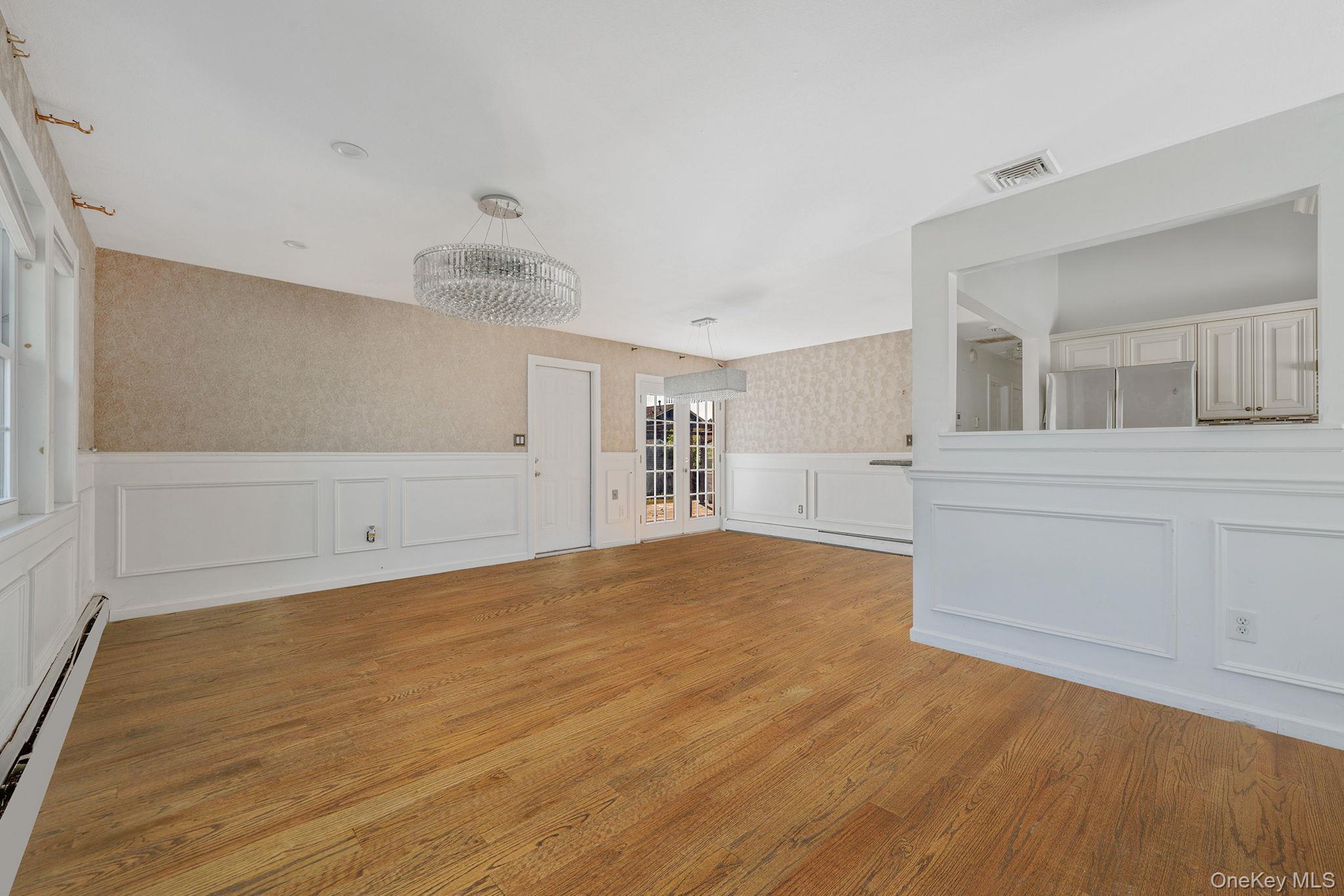 1537 1st Street, West Babylon, NY 11704