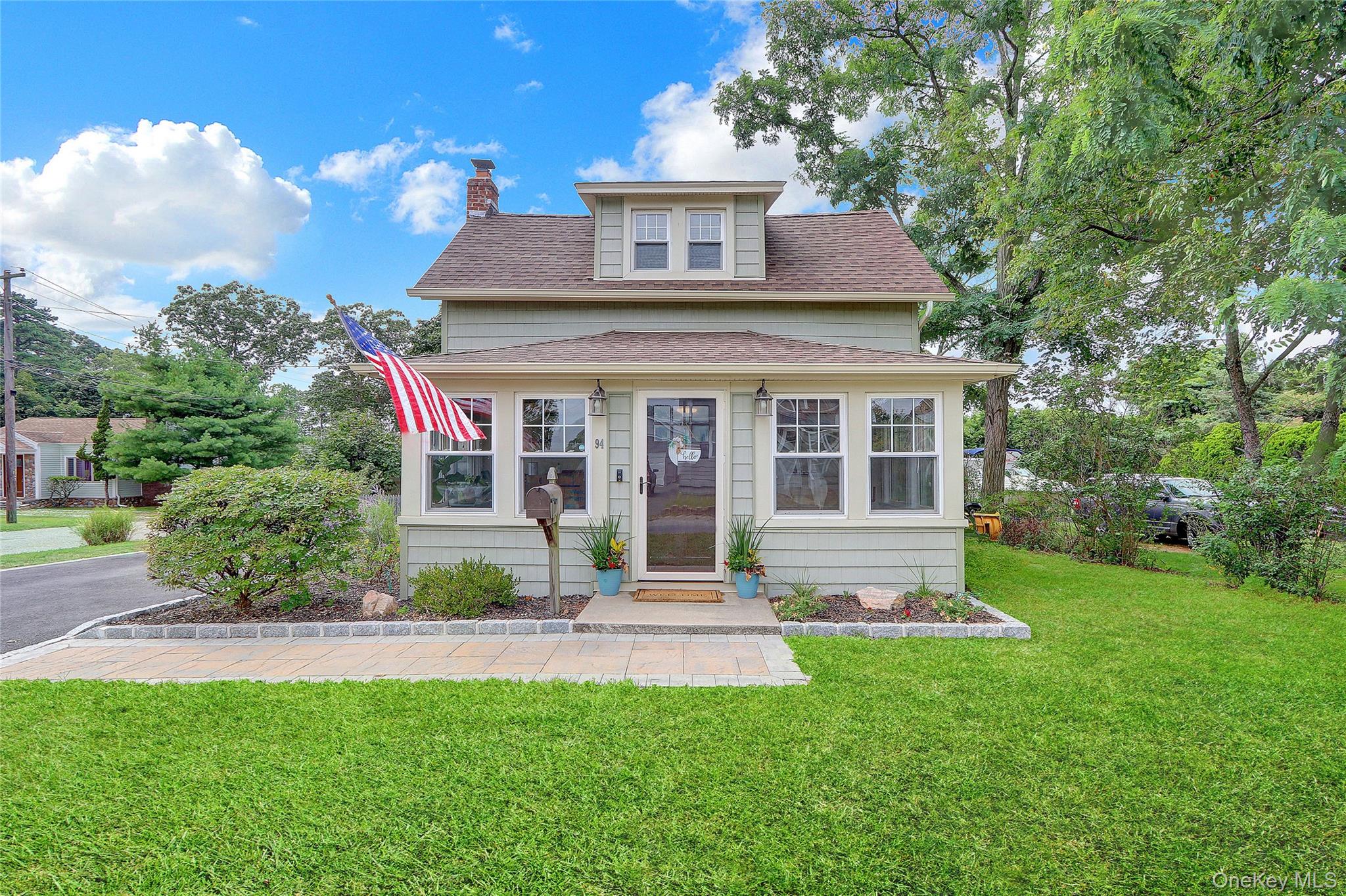 94 Chapel Avenue, East Patchogue, NY 11772