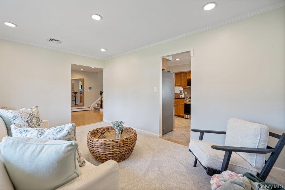 18 Lloyd Lane, Nesconset, NY 11767