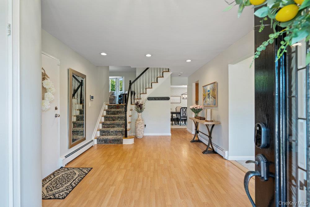 18 Lloyd Lane, Nesconset, NY 11767