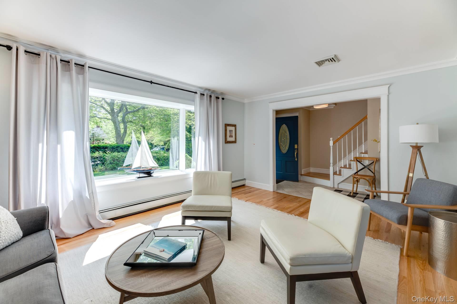 21 Foxhollow Lane, Southampton, NY 11968